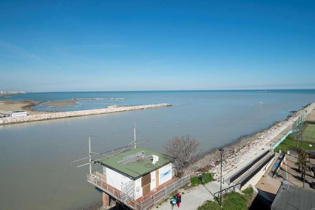 Hotel Crosal Римини Стая снимка